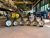 Schön aufgereiht die sechs Laternen der Nr.1 (drei Vorne, drei hinten)