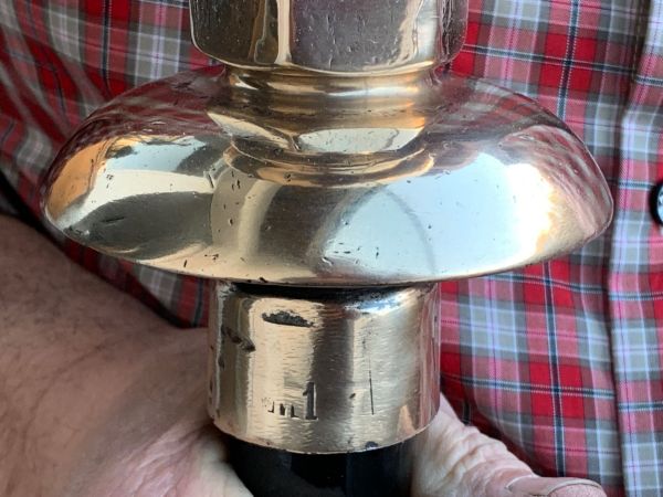 Gut ersichtlich die eingestanzte Loknummer «1»