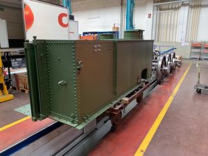 Aufgearbeitete und Grundierter Wasserkasten mit revidierter Griffstange