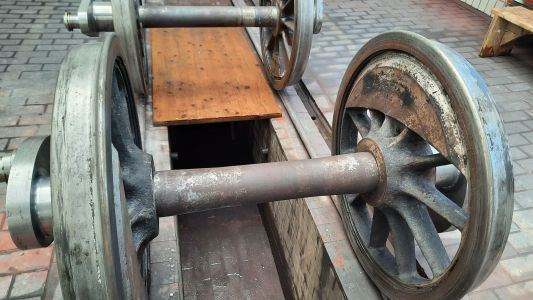 zu erkennen, die RHAETIA hat nicht mehr alle Originalachsen. sie sind jüngeren Datums (1895).