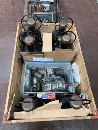 Alles wird feinsäuberlich eingelagert. Die Laternen sind jedoch per PKW nach Samedan transportiert worden (als wieder ausgepackt)