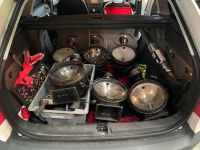 Man weiss jetzt, sechs Laternen haben in einem PKW- Kombi platz. Überführung von Landquart nach Samedan